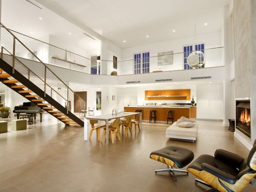 The vast spaces of 29 Brooker Ave.